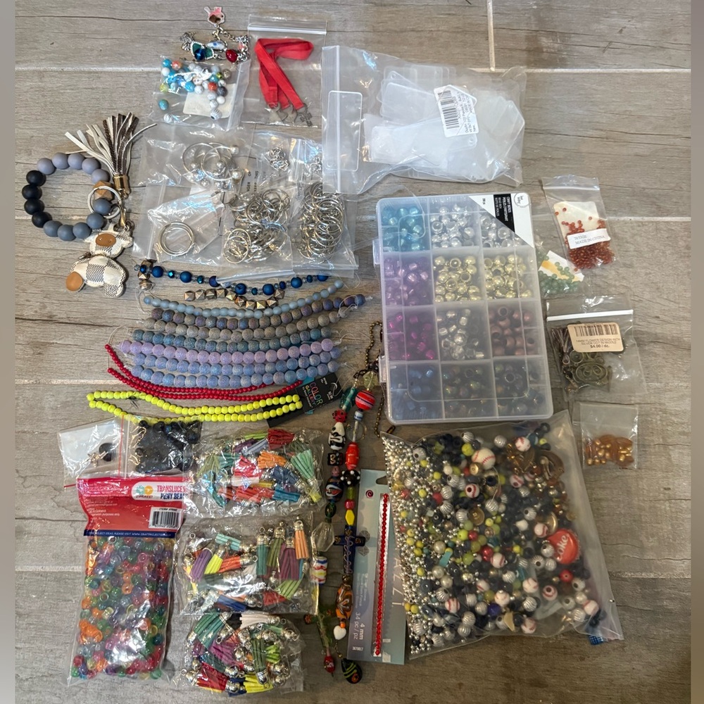 Colorful Bead and Jewelry Making Kit